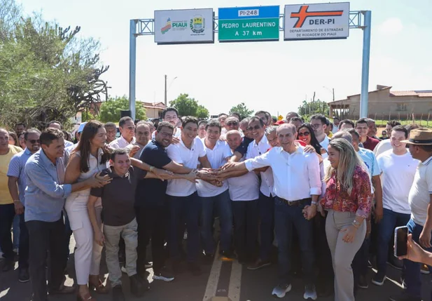 Inauguração de rodovia no Piauí
