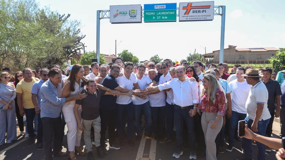 Inauguração de rodovia no Piauí