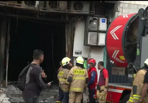 Incêndio no edifício Terra Drone, na Indonésia.