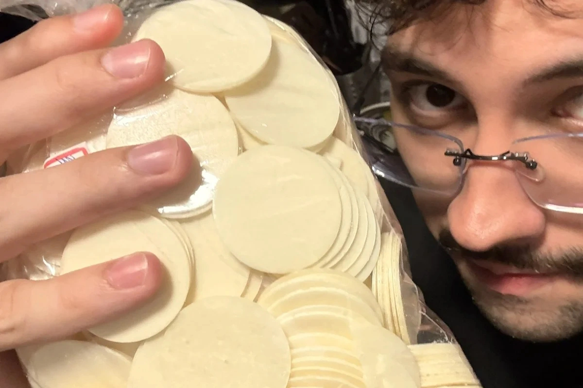 Influenciador com a hóstia