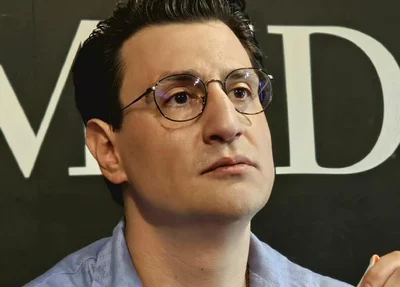 Jornalista Tiago Pavinatto