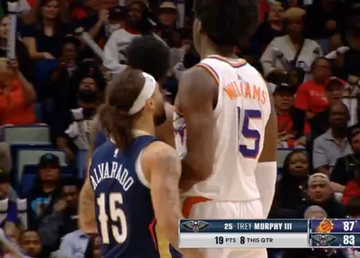 Jose Alvarado e Mark Williams.