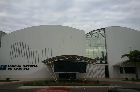 Jovens se escondiam no banheiro de igreja para fugir de líder estuprador no DF