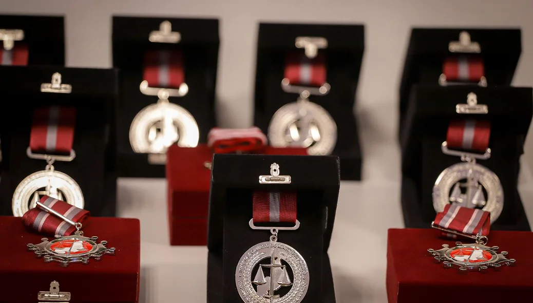 Medalhas entregues as personalidades