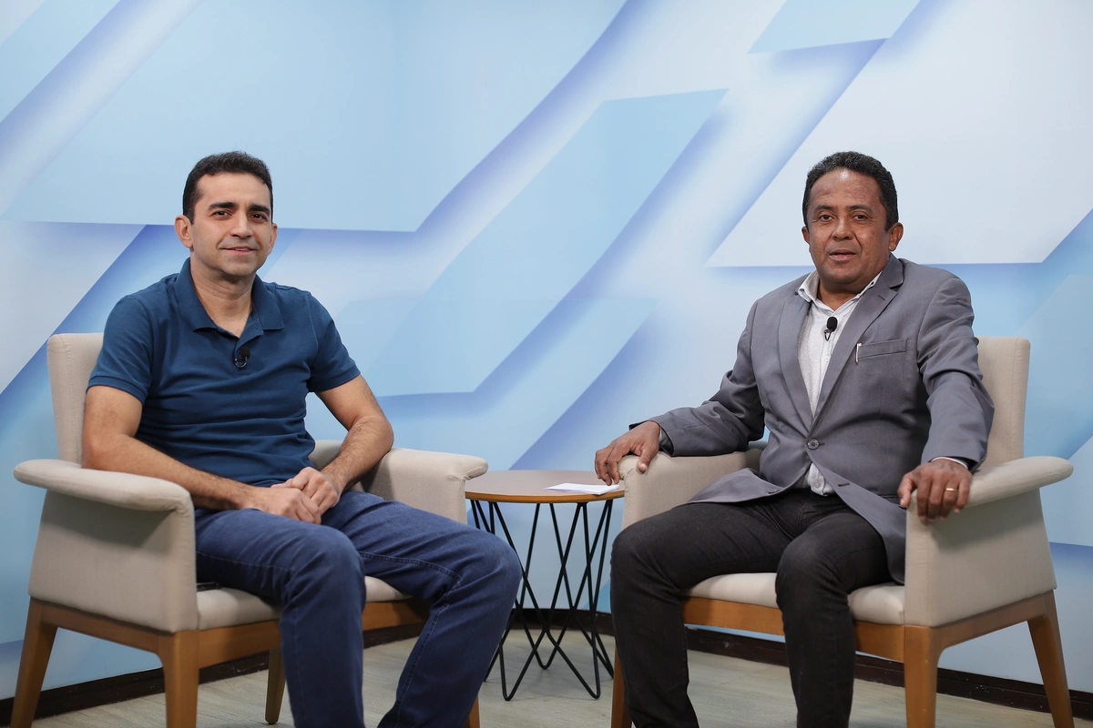 Médico Ricardo Loureiro durante entrevista à TV GP1