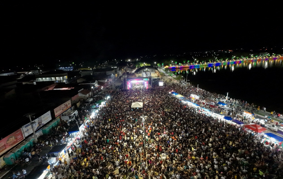 Milhares de pessoas participaram do Pré-Réveillon de Campo Maior