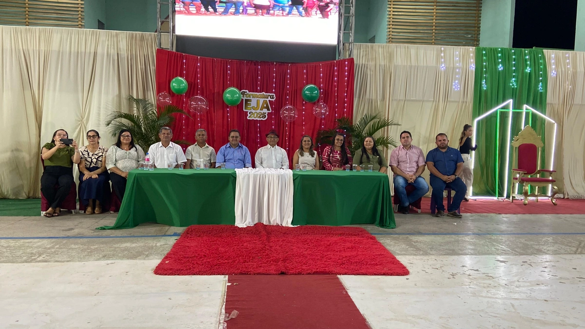 Momento da formatura em São João do Arraial