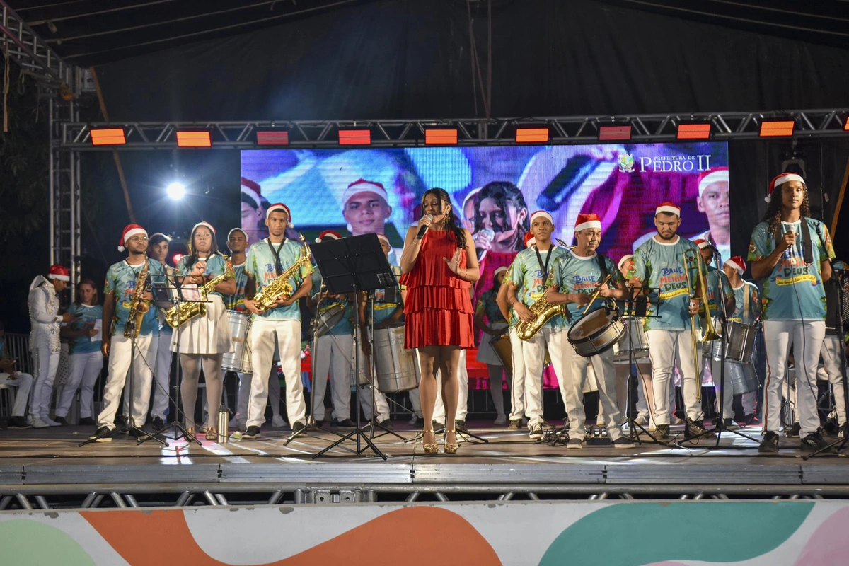 Natal dos Sonhos encanta Pedro II na abertura oficial da programação natalina
