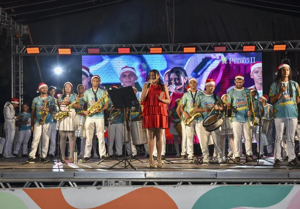 Natal dos Sonhos encanta Pedro II na abertura oficial da programação natalina