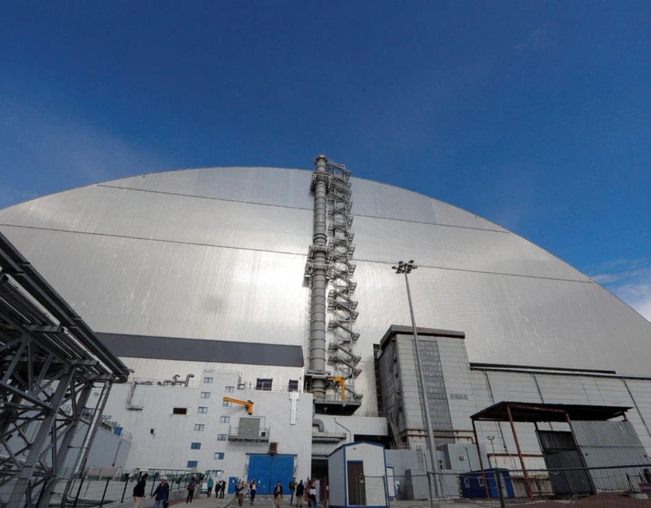 Novo Confinamento Seguro (NSC), estrutura de aço construída sobre reator destruído pelo acidente de 1986 na usina de Chernobyl, na Ucrânia.