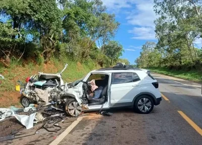O acidente resultou na morte de três adultos e duas crianças