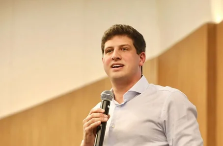 O prefeito de Recife (PE), João Campos (PSB)