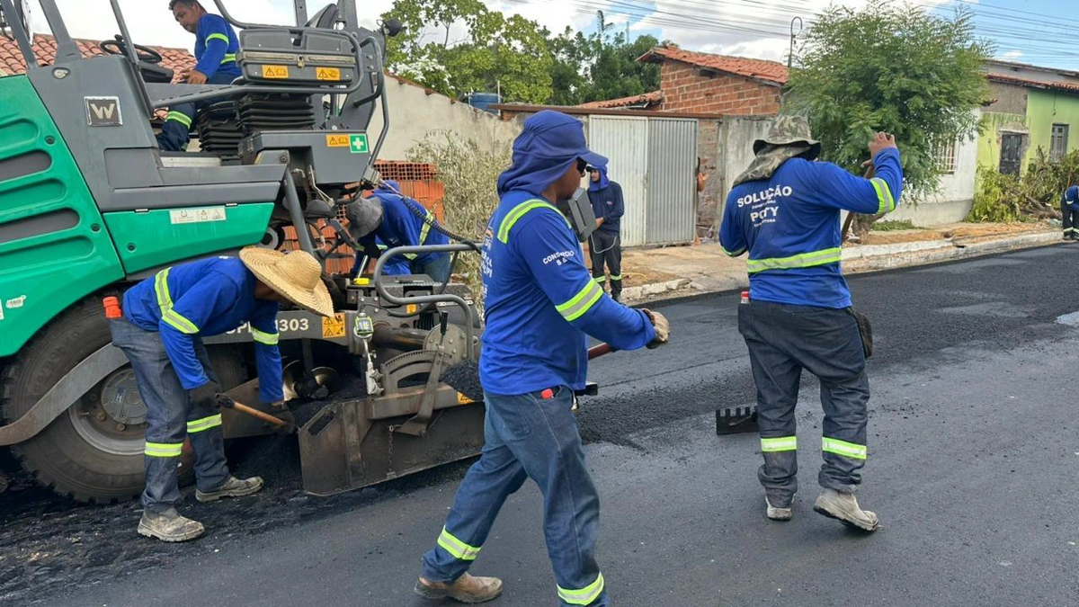 Obras de asfaltamento avançam em Pedro II e beneficiam diversas ruas da cidade