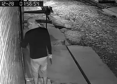 Os criminosos entraram no local efetuando disparos