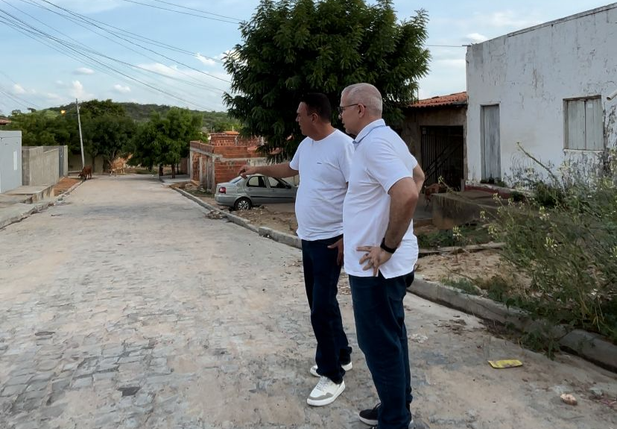 Pavimentação no Paraíso das Árvores atinge 80%
