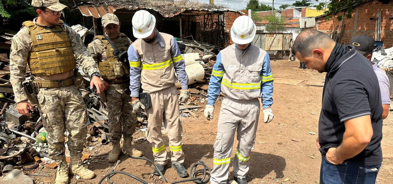 Policiais e técnicos da Equatorial