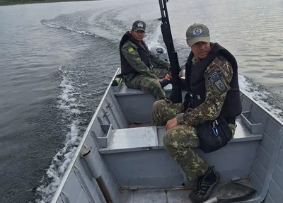 Policiais militares durante operação