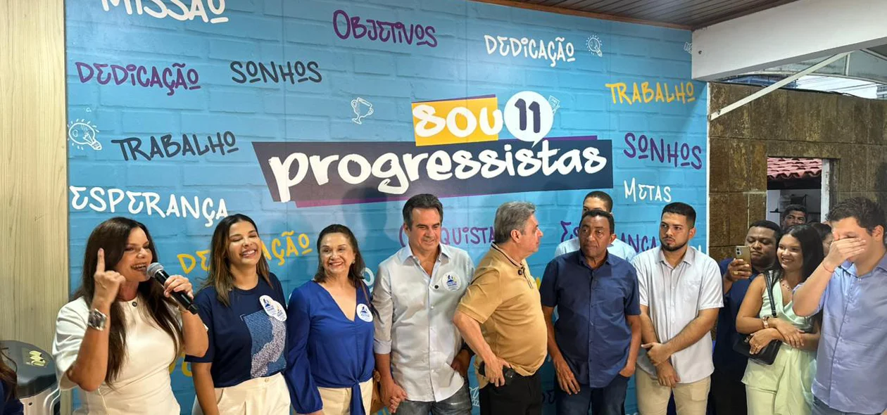 Políticos no ato de filiação
