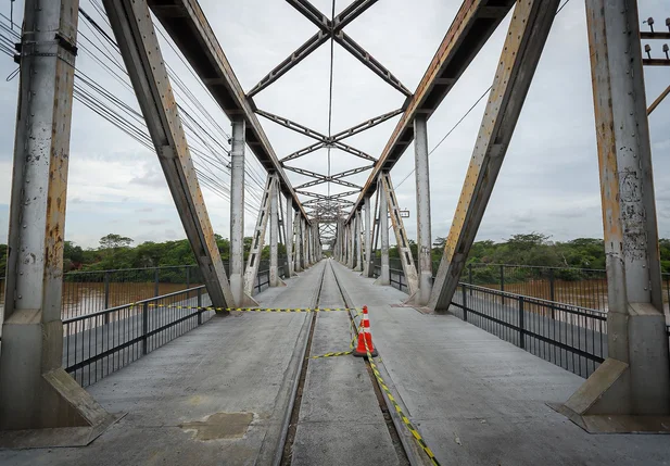Ponte Metálica