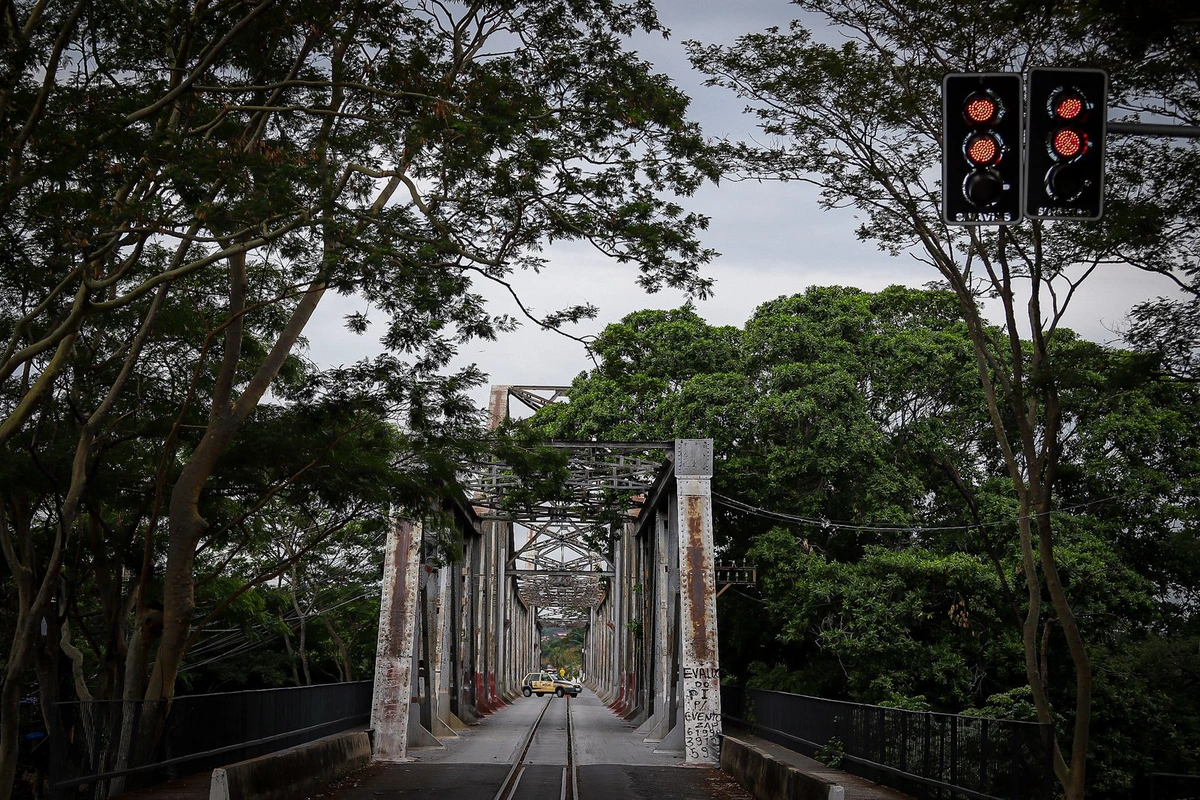 Ponte Metálica João Luís Ferreira