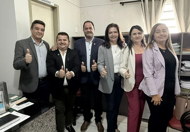 Prefeita de Pimenteiras-PI encaminhou para apreciação do Legislativo uma lei histórica que altera o plano de cargos