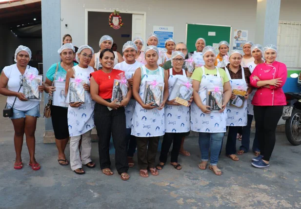 Prefeitura de São Raimundo Nonato promove curso de Delícias Natalinas e incentiva empreendedorismo feminino