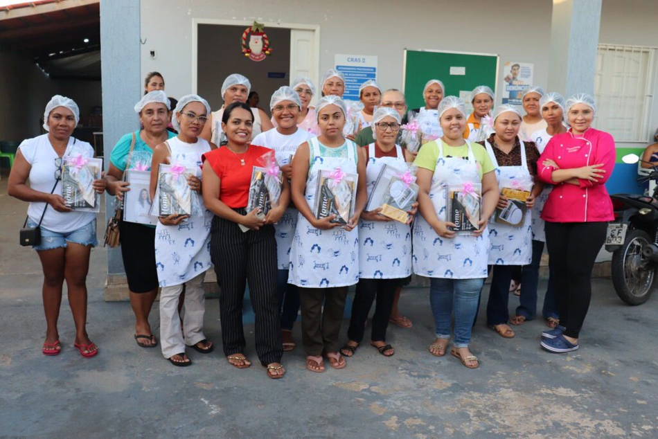 Prefeitura de São Raimundo Nonato promove curso de Delícias Natalinas e incentiva empreendedorismo feminino