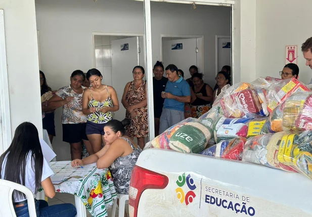Prefeitura de Uruçuí distribui 4 mil cestas básicas de Natal