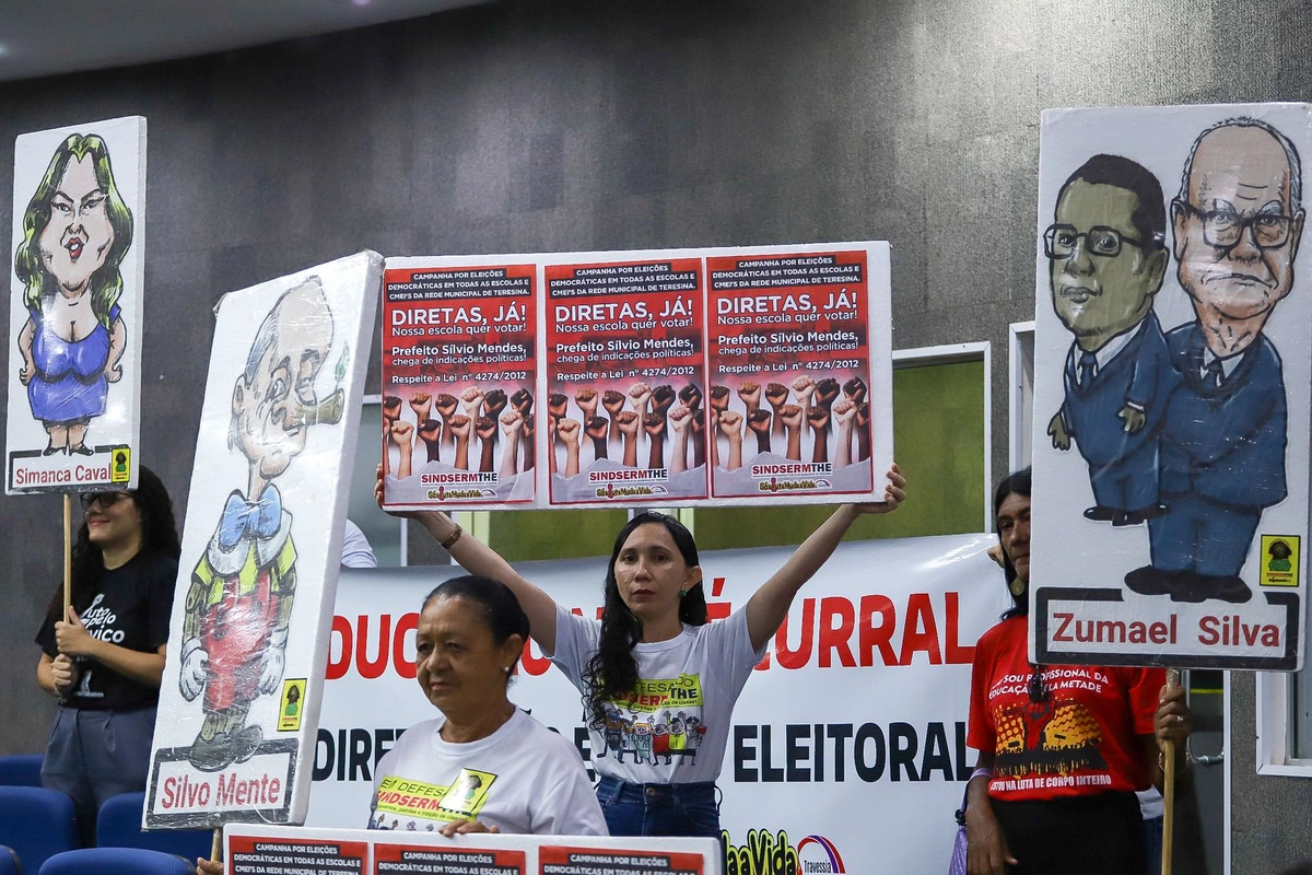 Professores protestaram contra o projeto na Câmara de Teresina