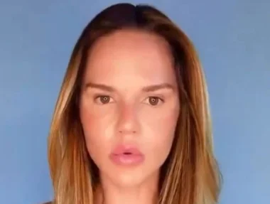Rebeca Ramagem, delegada residente no Estados Unidos casada com o deputado federal Alexandre Ramagem (PL-RJ), considerado foragido pelas autoridades.