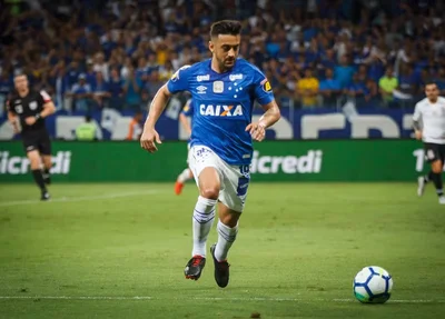 Robinho em jogo pelo Cruzeiro