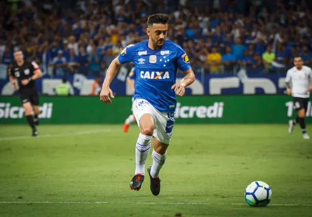 Robinho em jogo pelo Cruzeiro