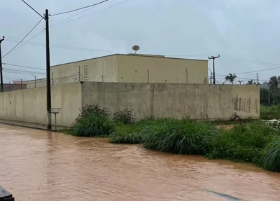 Rua alagada em Uruçuí
