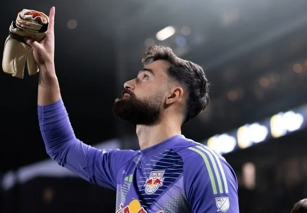 São Paulo contrata Carlos Coronel, goleiro da Seleção do Paraguai