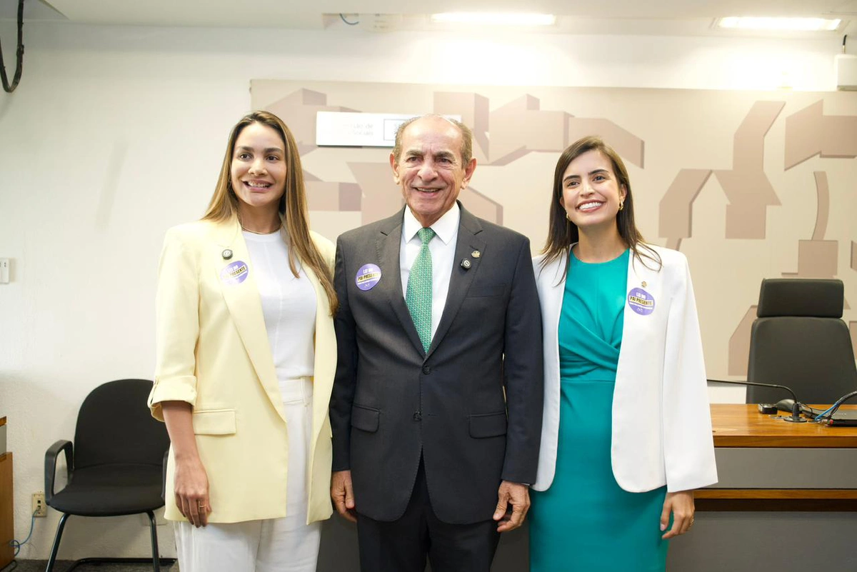 Senador Marcelo Castro e parlamentares