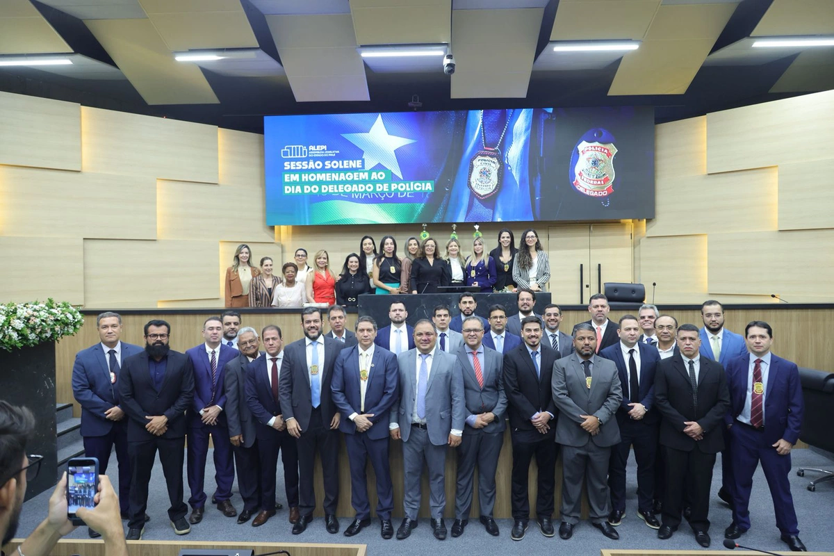 Sessão solene na Alepi com delegados da Polícia Civil do Piauí