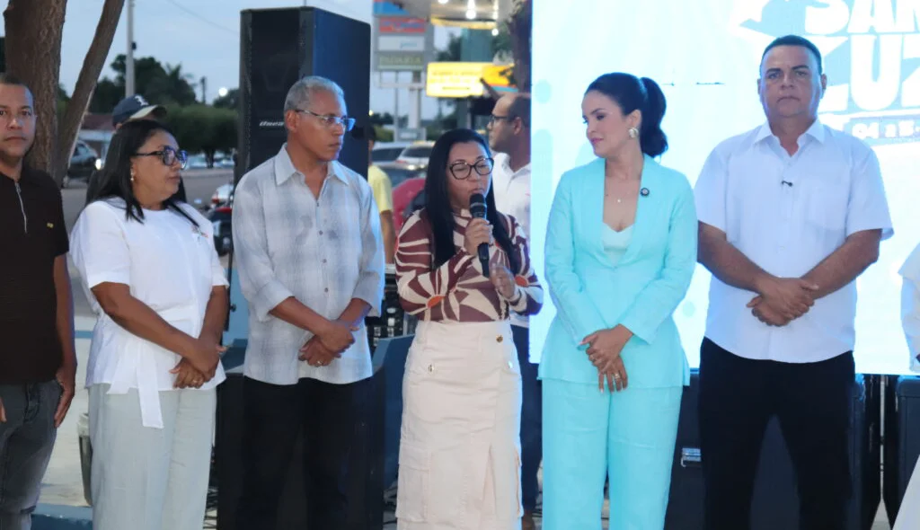 Solenidade de entrega da Praça