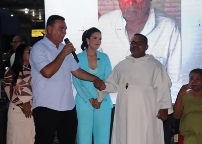 Solenidade de entrega da Praça