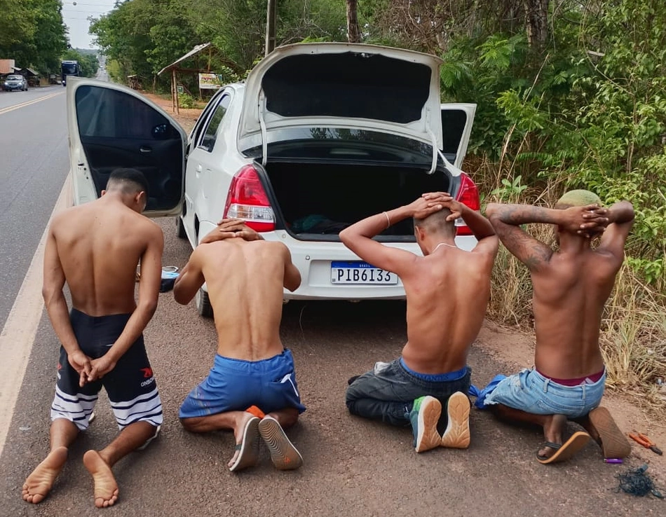 Suspeitos de praticarem roubos e furtos presos