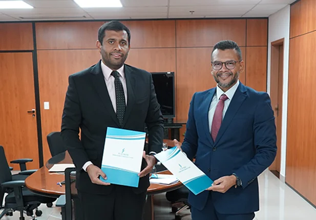 TRT Piauí e Justiça Federal assinam termo de compartilhamento do Posto Avançado de Corrente
