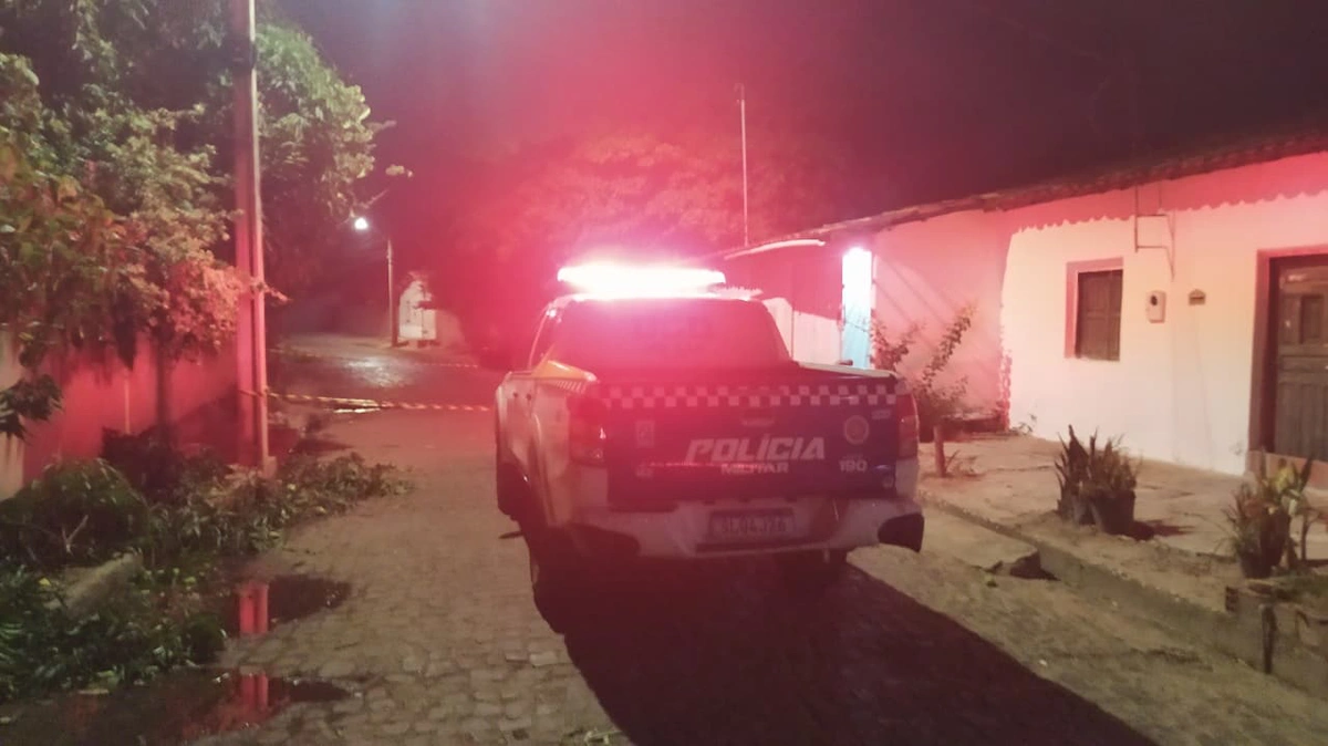 Viatura da PM no local do crime