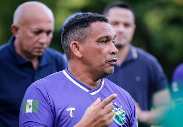 Zé Augusto, técnico do Altos
