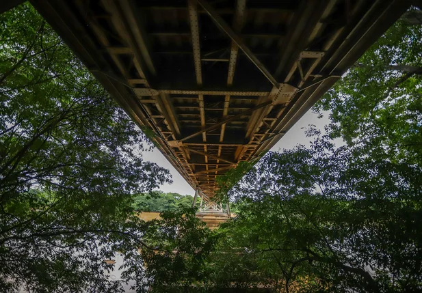 A Ponte Metálica liga Teresina a Timon