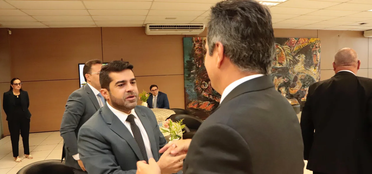 A reunião ocorreu na manhã desta terça