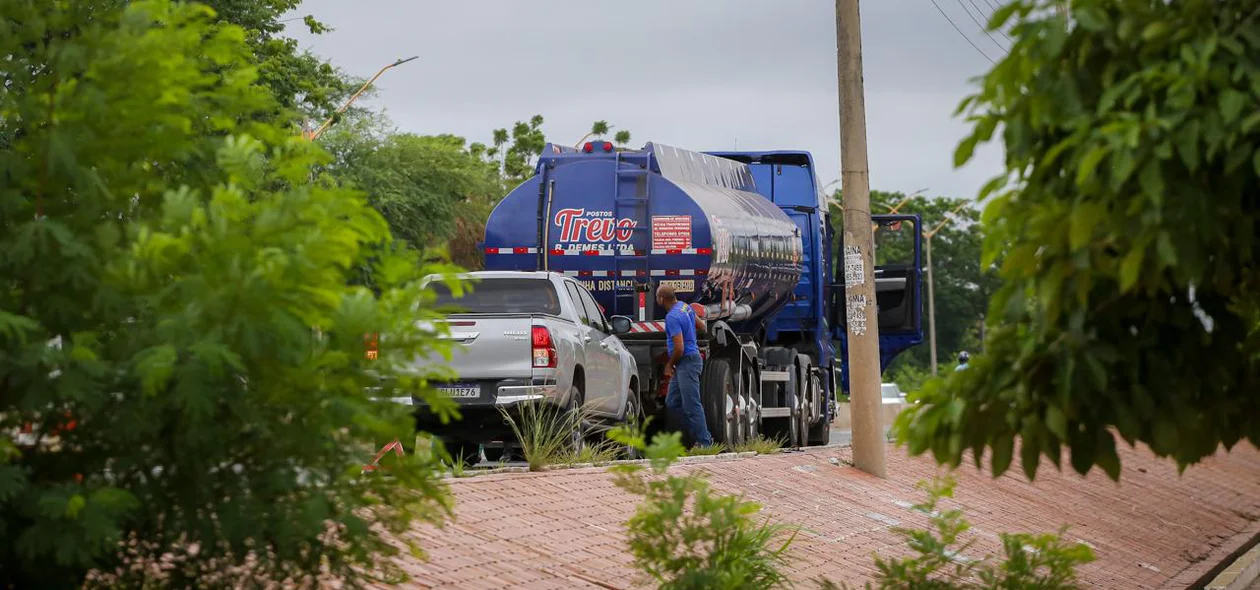 Caminhão tanque envolvido no acidente