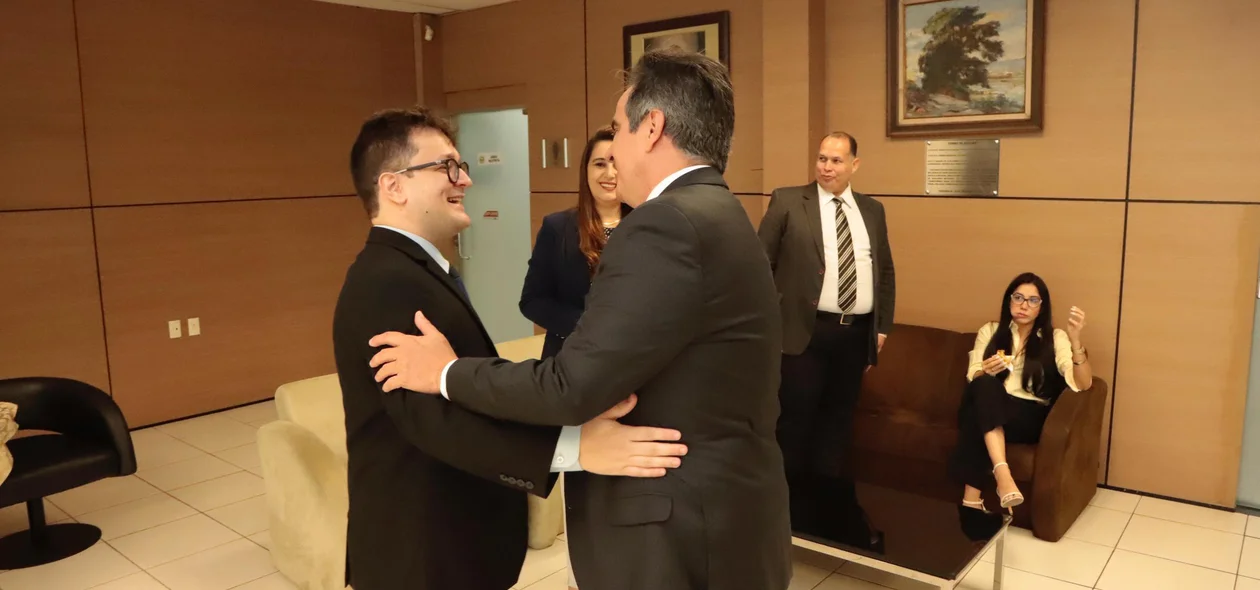 Ciro Nogueira e com o Vereador Petrus Evelyn