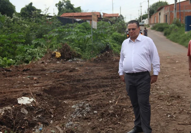 Deputado Gessivaldo Isaías leva limpeza pública para a zona norte de Teresina