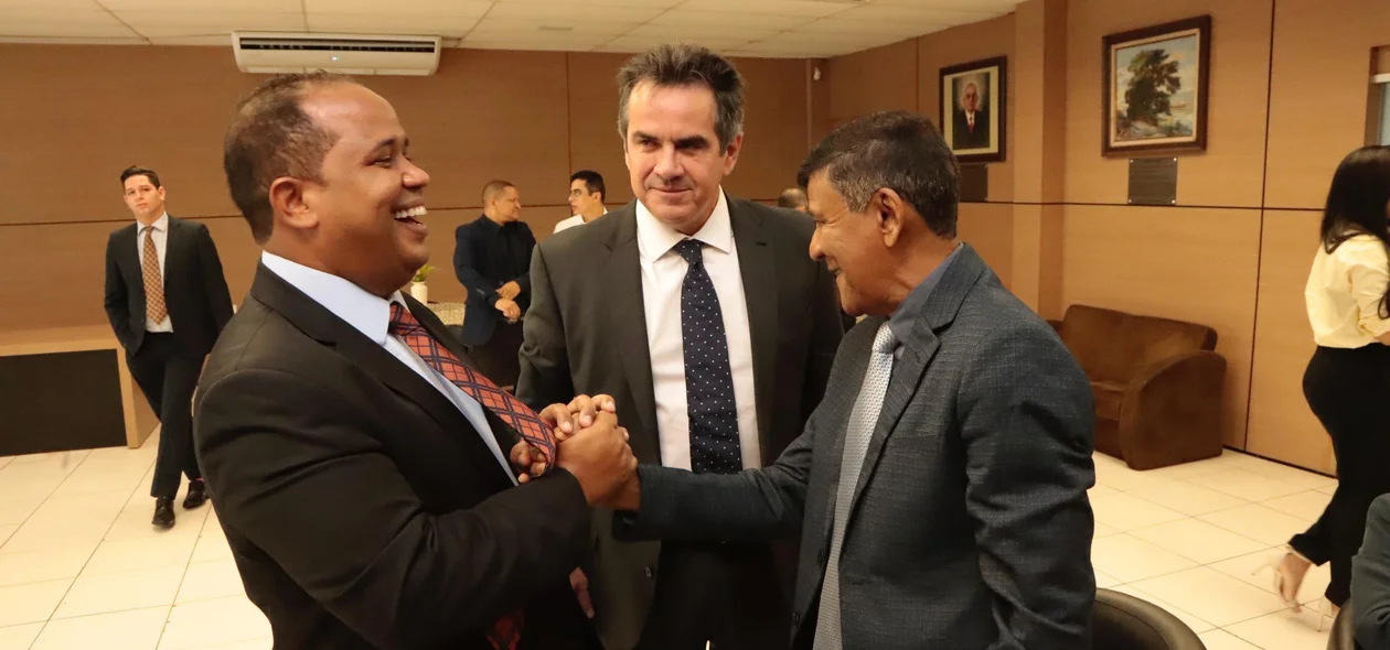 Diversos vereadores participaram da reunião