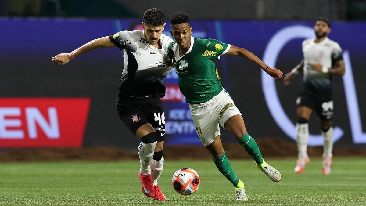 Duelo entre Palmeiras e Corinthians no Paulistão
