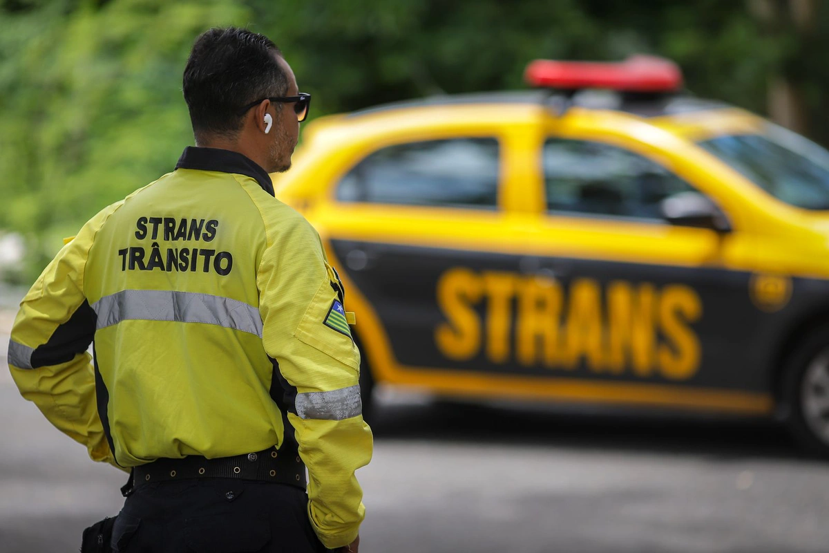 Equipe da Strans no local do incidente